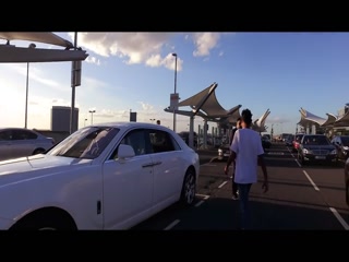 Gora Gora Video Song ethumb-008.jpg