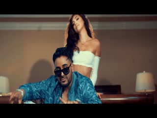 Bentley Coupe Video Song ethumb-011.jpg