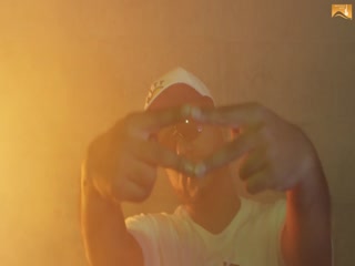 Bayparvah Video Song ethumb-007.jpg