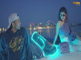 Bhaggi Love Video Song ethumb-010.jpg