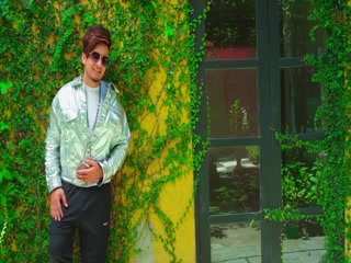 Hathan Wicho Bahar Video Song ethumb-006.jpg